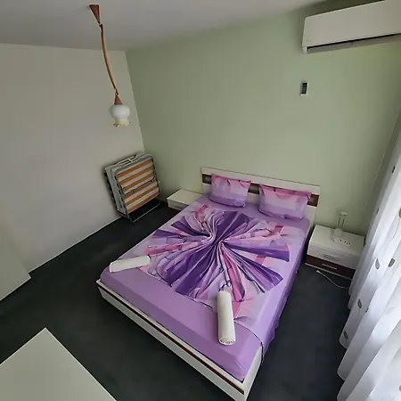 Flora Къща за гости