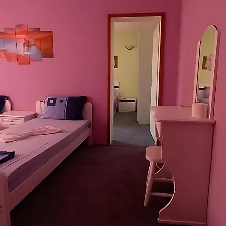 Къща за гости Flora Китен