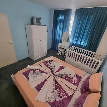 Flora 3*