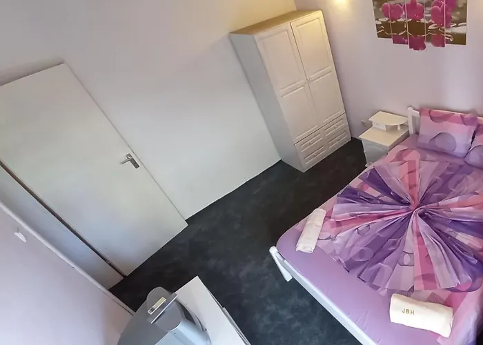 Къща за гости Flora Китен