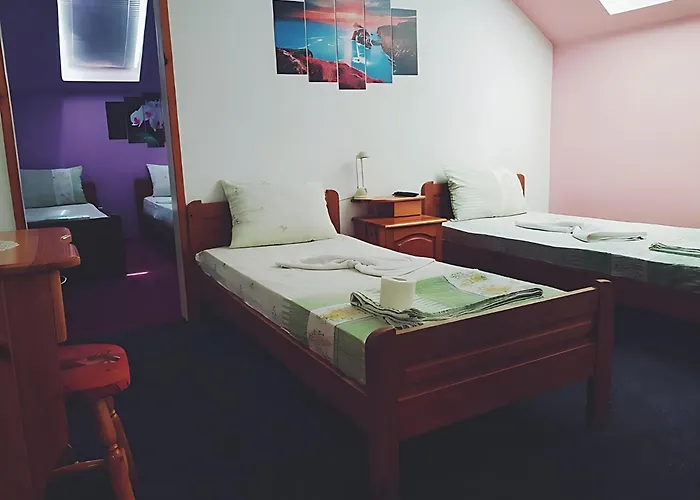 Къща за гости Flora